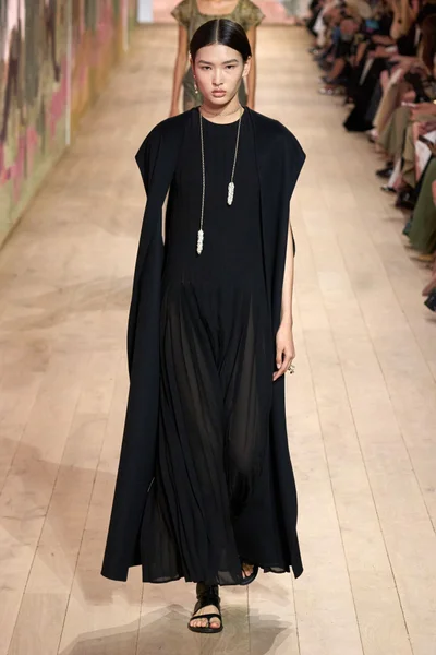 Look 37